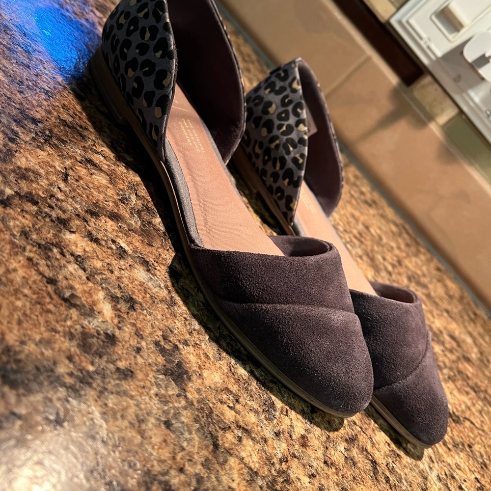 Toms slip on shoes